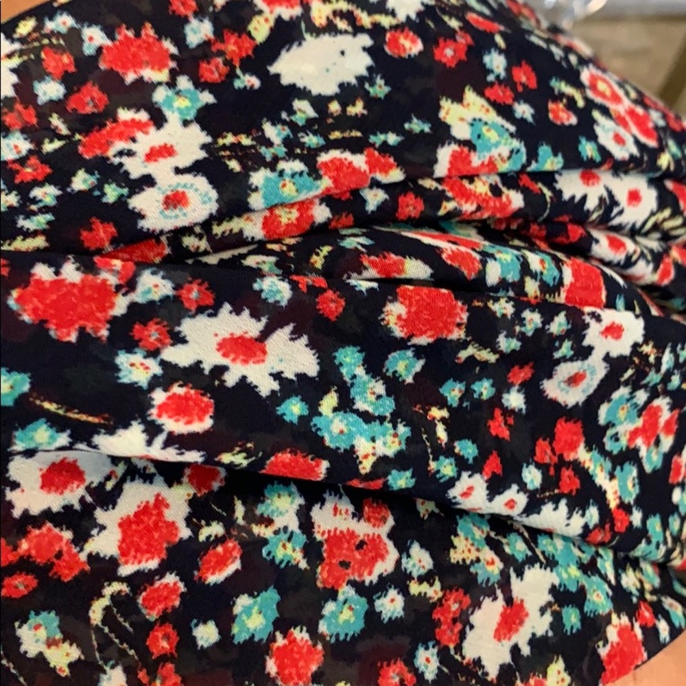 Floral Bell Sleeve top / blouse😍 - Picture 7 of 7